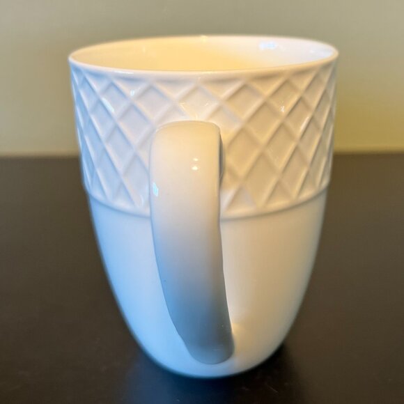 Set of 2 Mikasa TRELLIS Pattern Embossed Lattice  White Bone China Cups / Mugs - Picture 5 of 8